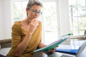 Para superar el dilema de si la edad es un problema para conseguir empleo, es esencial que tanto empleadores como empleados cambien su perspectiva.