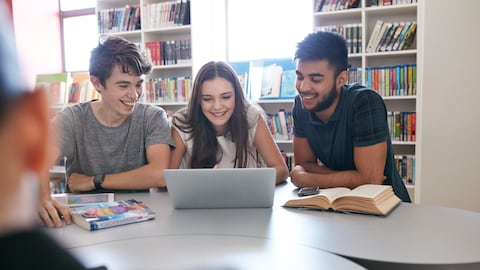 Los jóvenes que accedan a la beca también recibirán formación en inglés.
