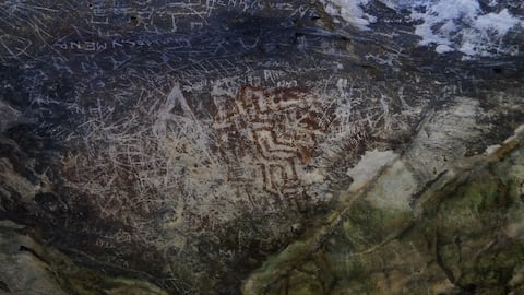 Pinturas rupestres ubicadas al interior de las cuevas de Fontein Cave, dentro del Parque Nacional Arikok, en Aruba. (Foto: Juan Manuel Vargas).