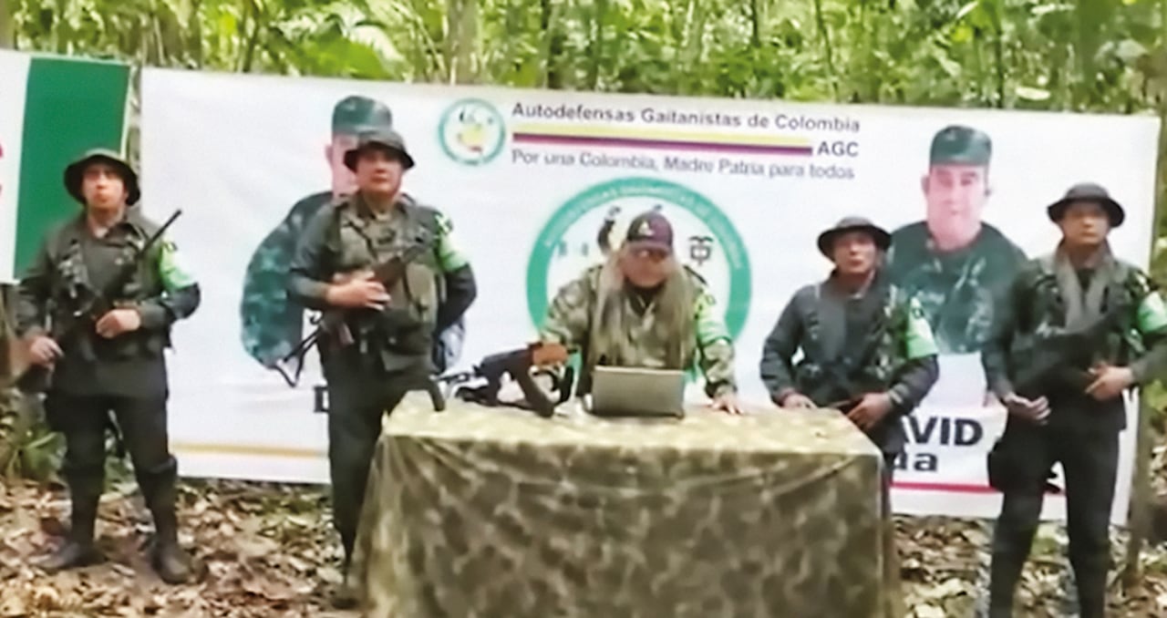 El Clan del Golfo fue vinculado recientemente con un restaurante de cadena que estaría lavando el dinero criminal de este grupo narcotraficante.