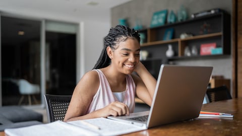 A cerrar la brecha digital, Contenido Telefónica, Especial Colombia País de Oportunidades.