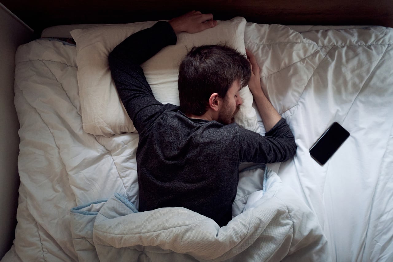 En medio de una sociedad cada vez más conectada, surge una pregunta crucial: ¿Cuál es el lugar más adecuado para ubicar el celular durante la noche?