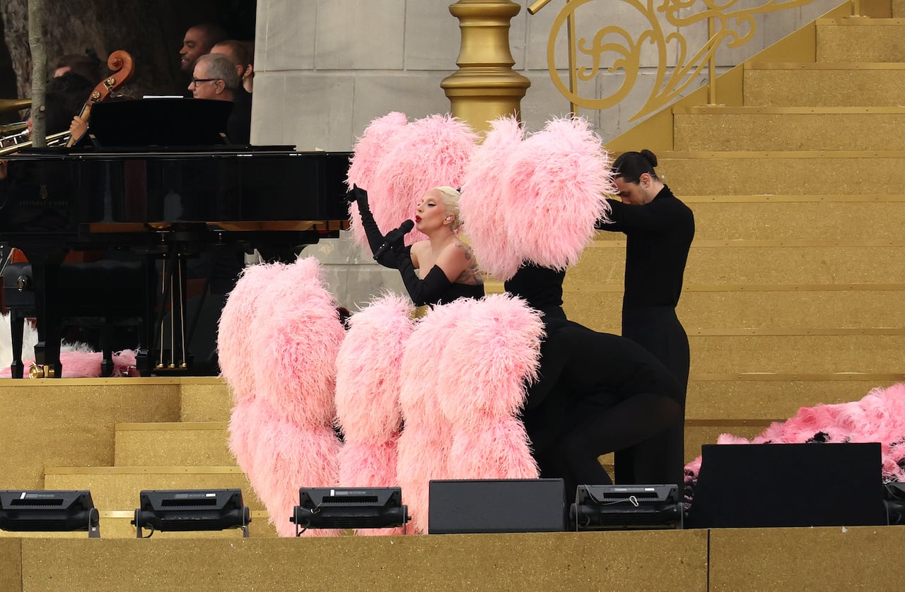 Lady Gaga brindó sentido homenaje en inauguración de los Juegos Olímpicos París 2024