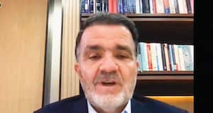 Óscar Iván Zuluaga sorprendió con su frondosa cabellera esta semana, en su audiencia ante la Fiscalía. 