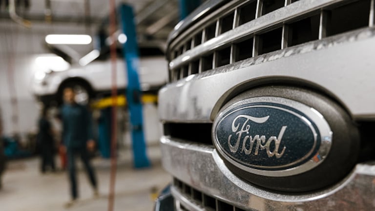 Ford busca patentar novedoso sistema de radares para ayudar a detectar excesos de velocidad.