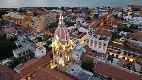 El suero es un producto emblemático de departamentos como Bolívar, Sucre, Córdoba y Cesar.