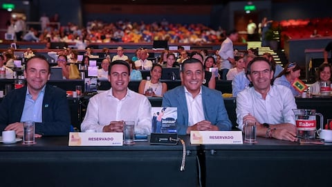Alejandro Eder Garcés, alcalde de Santiago de Cali; Jorge Eduardo Rojas, alcalde de Manizales; Dumek Turbay Paz, alcalde de Cartagena y Federico Gutiérrez, alcalde de Medellín.