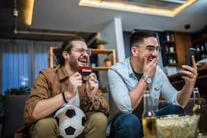 Los usuarios acostumbran a hacer apuestas deportivas durante los torneos de fútbol.