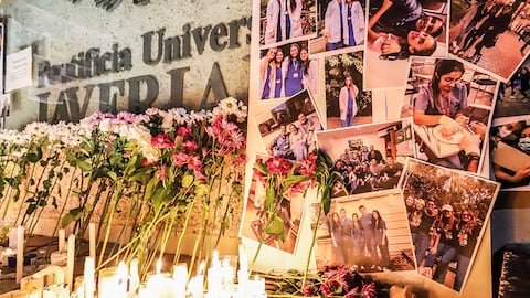     Centenares de compañeros de Catalina Gutiérrez y docentes de la Javeriana se dieron cita en esta universidad el pasado lunes en una velatón en la que muchos la recordaron como una brillante médica.
